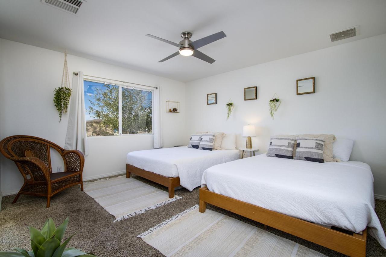 Sapphire Haven + Casita! Pool + Spa + Movie Theatre + 10 Min To Monument! Joshua Tree Luaran gambar