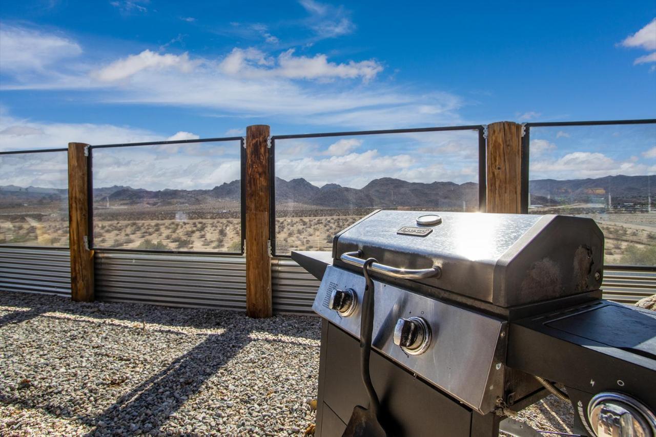 Sapphire Haven + Casita! Pool + Spa + Movie Theatre + 10 Min To Monument! Joshua Tree Luaran gambar