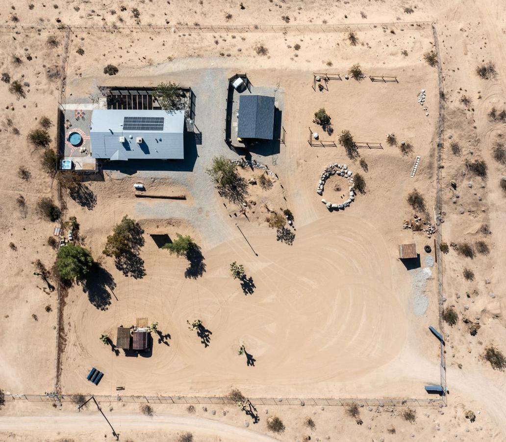 Sapphire Haven + Casita! Pool + Spa + Movie Theatre + 10 Min To Monument! Joshua Tree Luaran gambar
