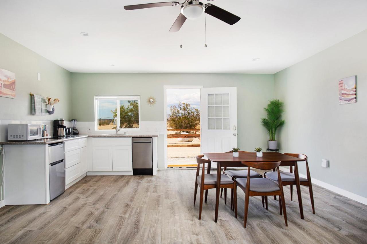 Sapphire Haven + Casita! Pool + Spa + Movie Theatre + 10 Min To Monument! Joshua Tree Luaran gambar